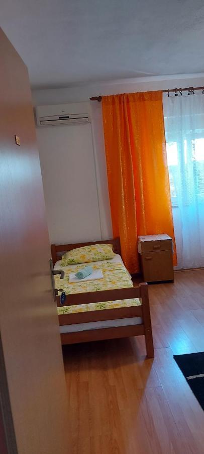 Hotel Danijel à Sveti Juraj Extérieur photo