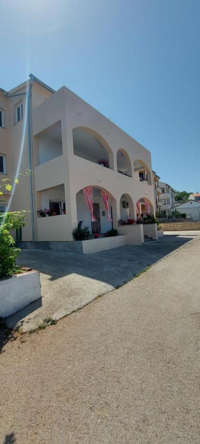 Hotel Danijel à Sveti Juraj Extérieur photo